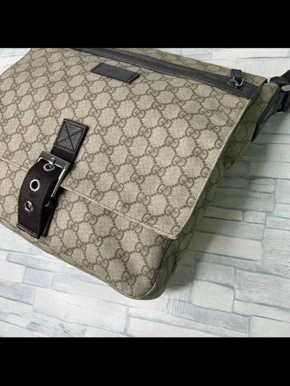 Gucci messenger bag
